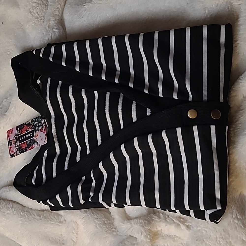 $5🧨 CO. WEAR Horizontal Striped Sweater Black & White - Picture 4 of 16